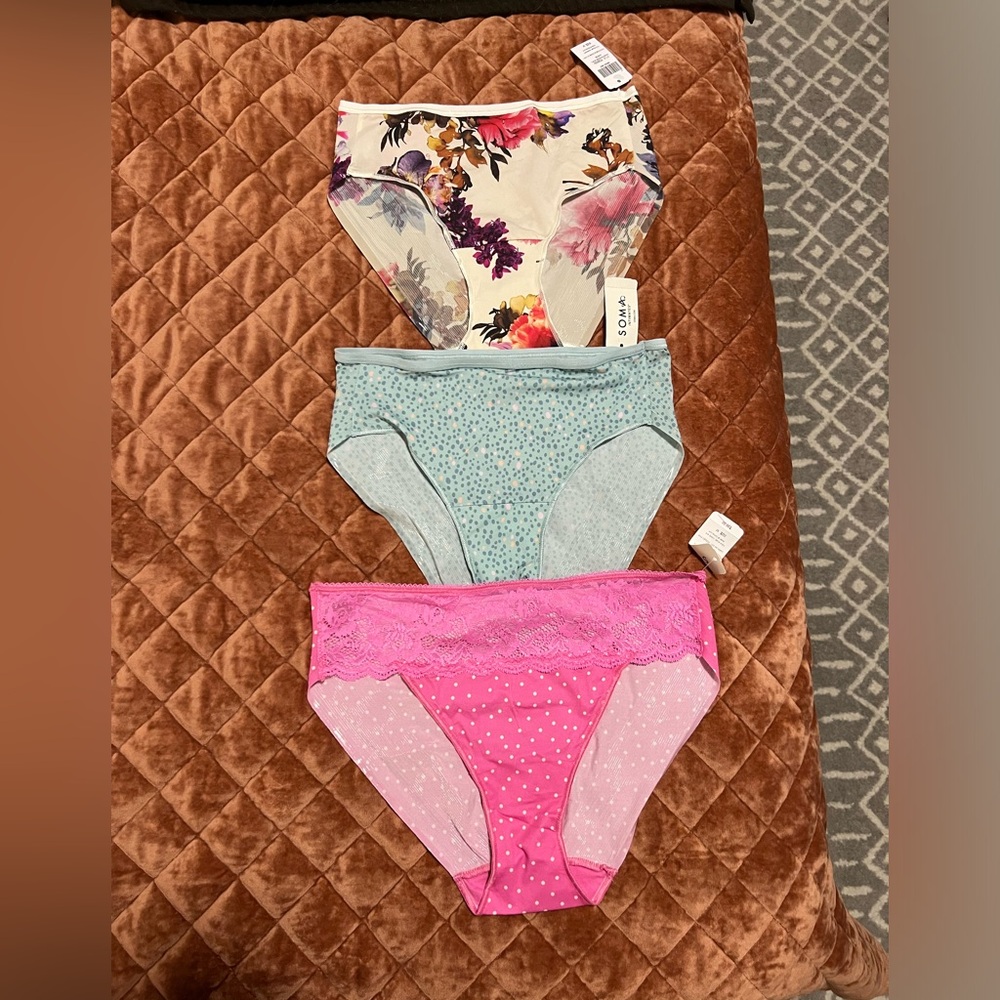 Soma hipster style panties. NWT